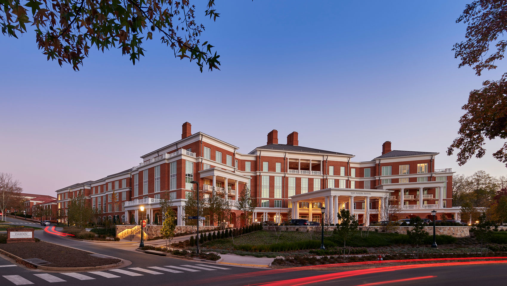 Forum Hotel exterior