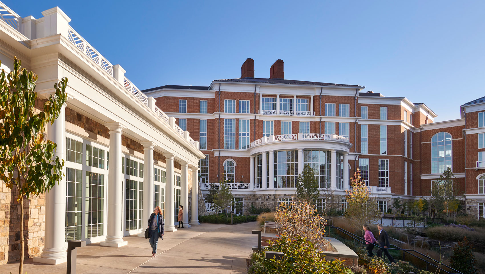 forum hotel exterior from driveway