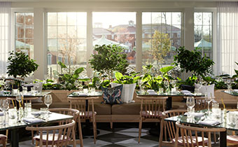 restaurant table setting